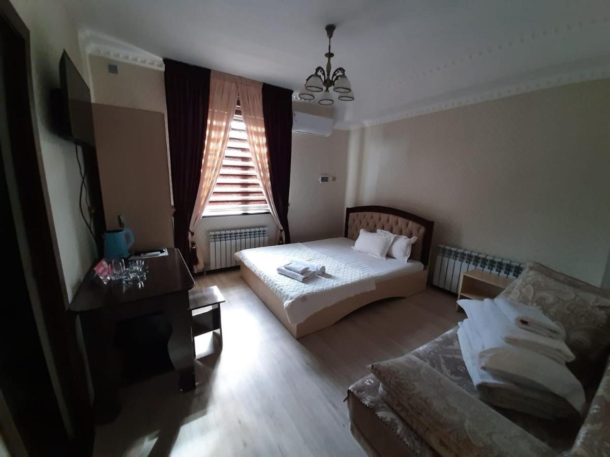 Keruen Hotell Taraz Exteriör bild