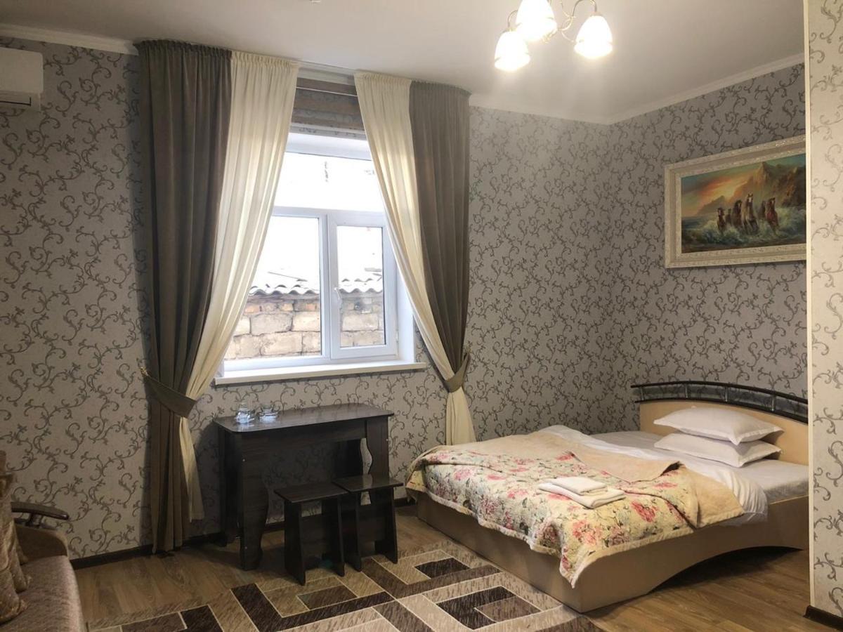 Keruen Hotell Taraz Exteriör bild