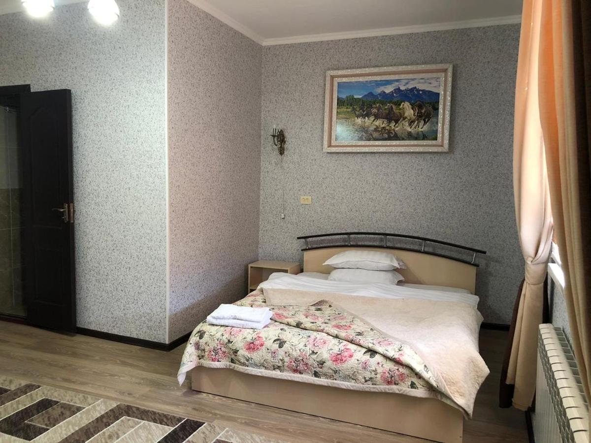 Keruen Hotell Taraz Exteriör bild